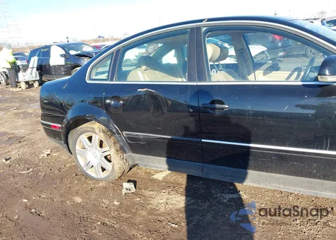 2005 Volkswagen Passat Glx from USA, damaged, VIN WVWTU63B35E041329